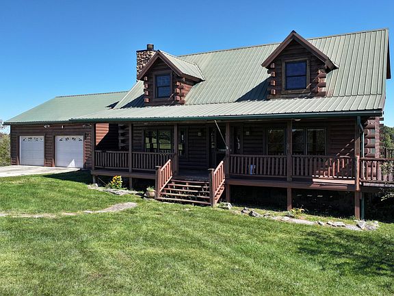 2nd image of 1145 Lyons Ln