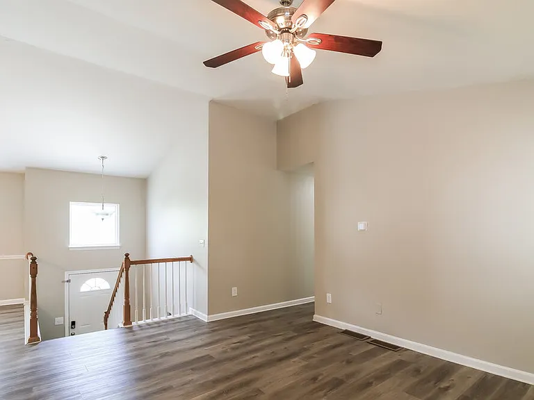 575 Sycamore Dr — Photo 6