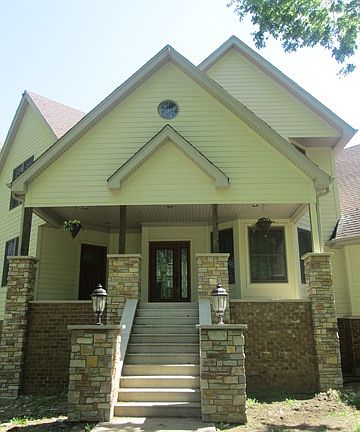 3rd image of 2900 Geri Ln