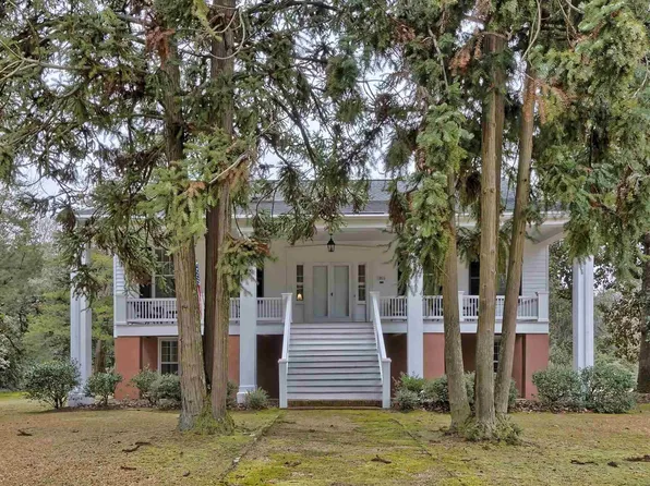 1811 Lyttleton St, Camden, SC 29020