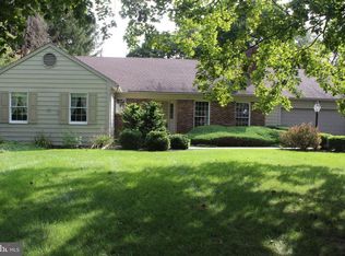 1869 Beverly Dr, Lancaster, PA 17601