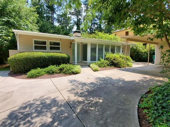 95 Long Island Pl, Sandy Springs, GA 30328