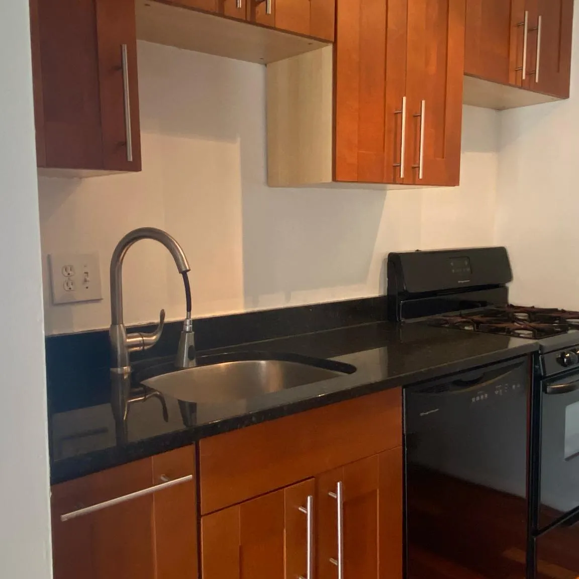 1 bed, 650 sqft, $1,700 — Photo 3
