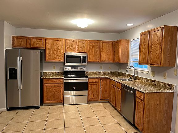 4th image of 714 Bach Ct