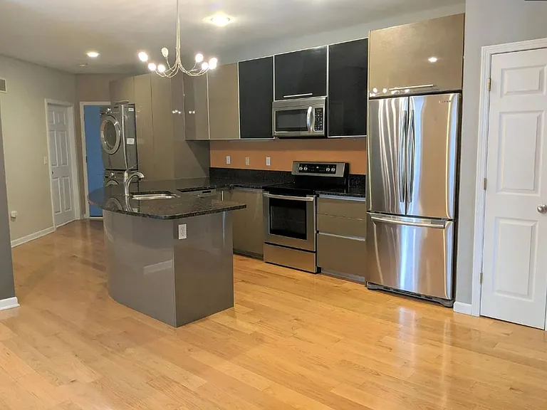 4164 W Pine — Photo 1