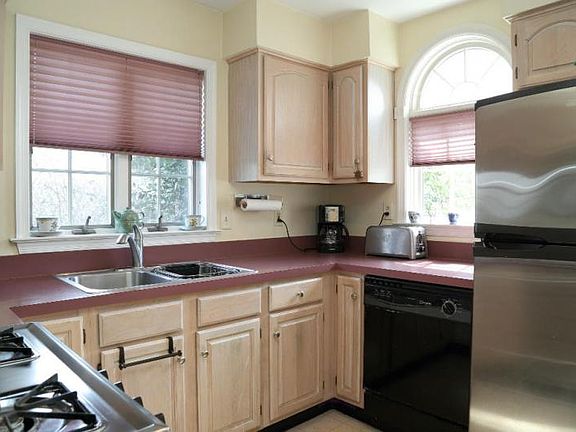 5th image of 109 Penningdon Dr