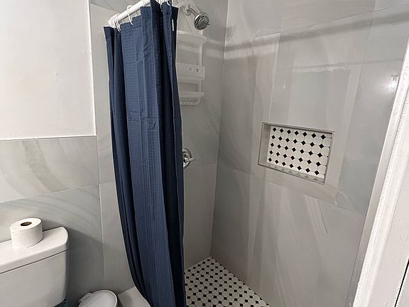 3rd image of 7334 Filbert Ln Room 5