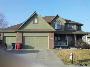 404 Elk Ridge Dr, Papillion, NE 68046