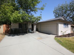 1702 Adrienne Dr, Corona, CA 92882