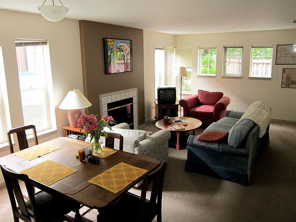1st image of 7422 Latona Ave NE APT 1