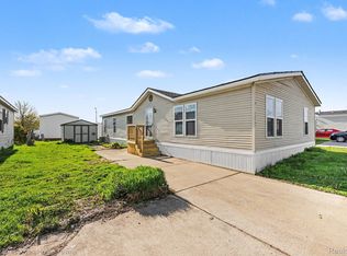 59587 Susan Ln E, New Haven, MI 48048