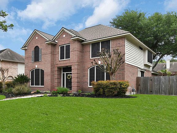 2nd image of 3514 Clover Creek Dr