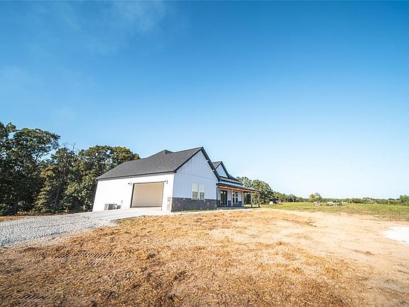 3rd image of 21875 Vineyard Outer Rd