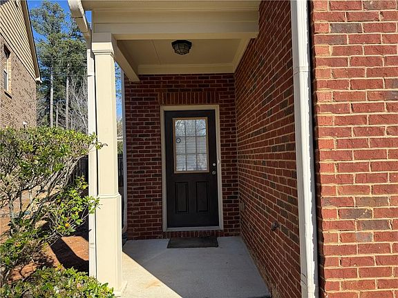 3rd image of 57 Thorncrest Ct