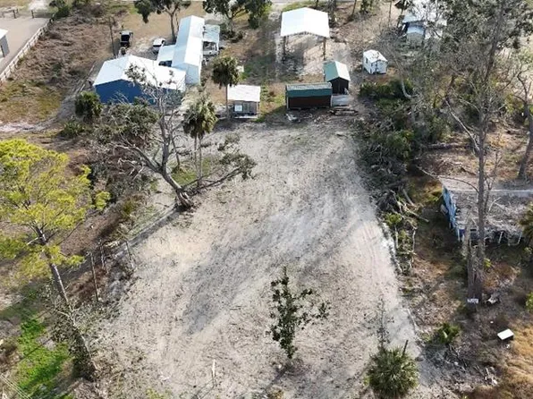  2nd St, Steinhatchee, FL 32359