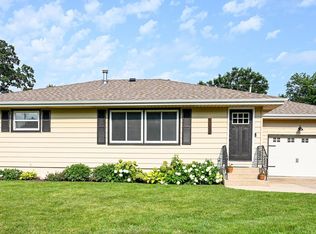 1035 New St, Manchester, IA 52057