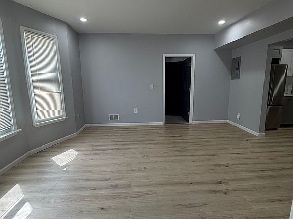 3rd image of 8631 Beaubien St #8