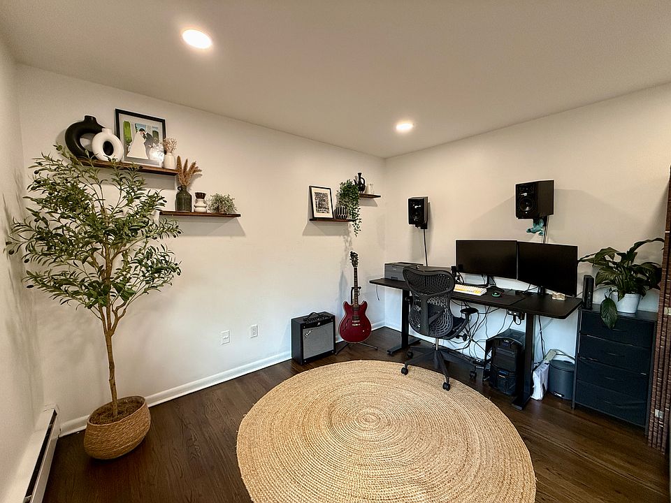Home Office/Living Room