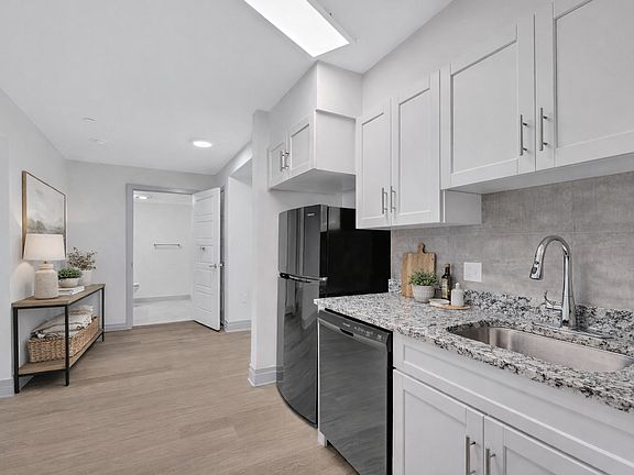 3rd image of 19105 Frederick Rd #832c32b27