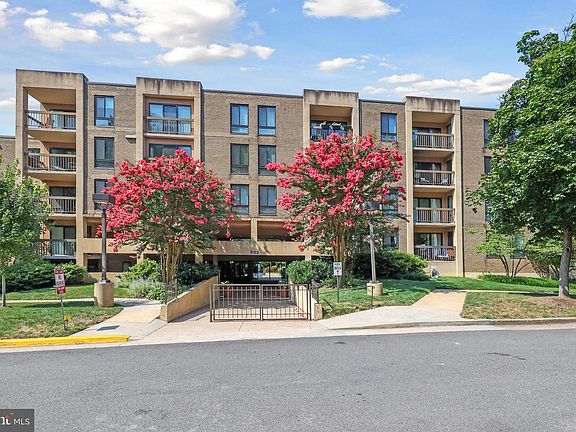 2nd image of 803 N Howard St APT 252