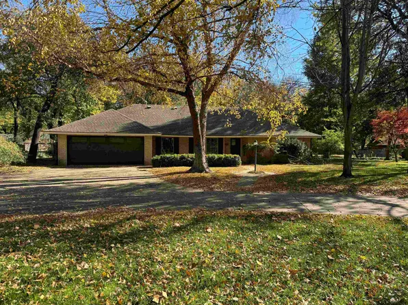 33 Woodlands Dr, Enid, OK 73703