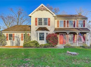 107 Spyglass Ct, Bath, PA 18014