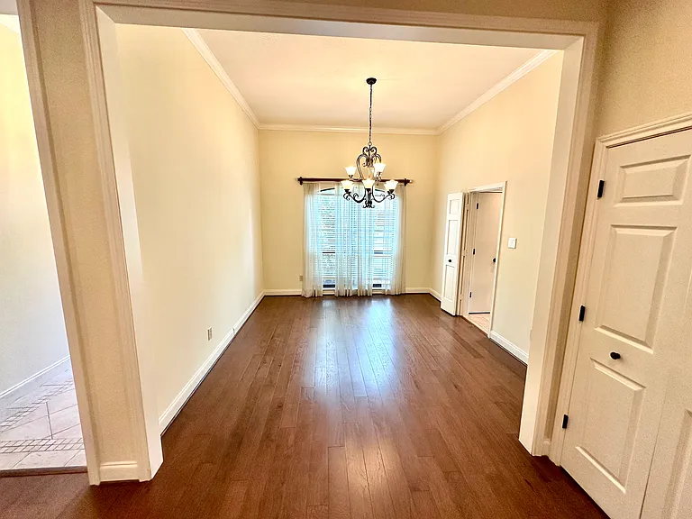 6513 Elkhurst Dr — Photo 10