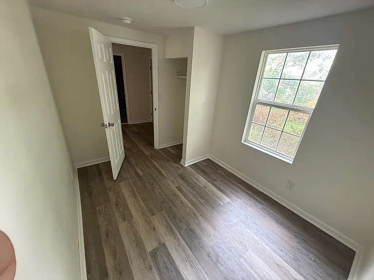 1125 E Rice Ln — Photo 7