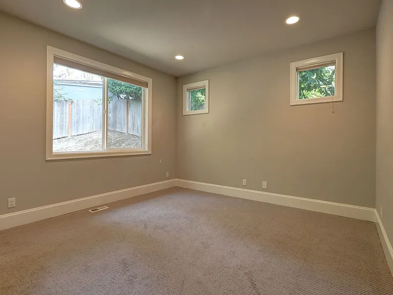 15908 NE 1st St — Photo 17