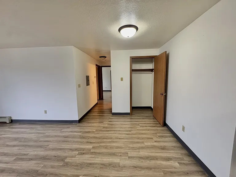 1721 Lenwood Ave #10 — Photo 6