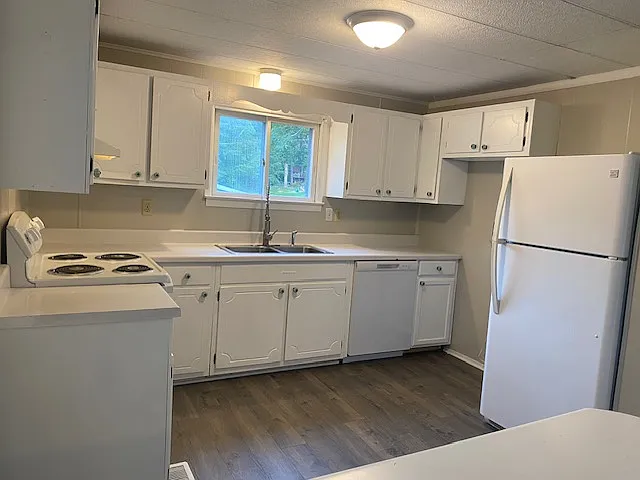 3 bed, 1208 sqft, $1,725 — Photo 4