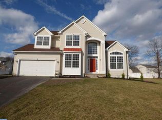 5 Castle Rd, Burlington, NJ 08016