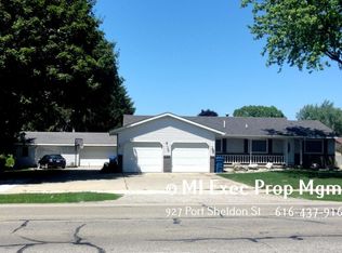 927 Port Sheldon St, Jenison, MI 49428