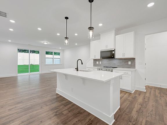 2nd image of 2915 Spring Manor Way