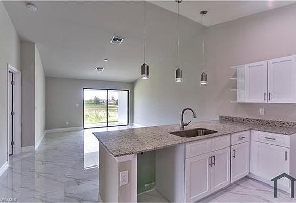 5th image of 4892 29th St SW