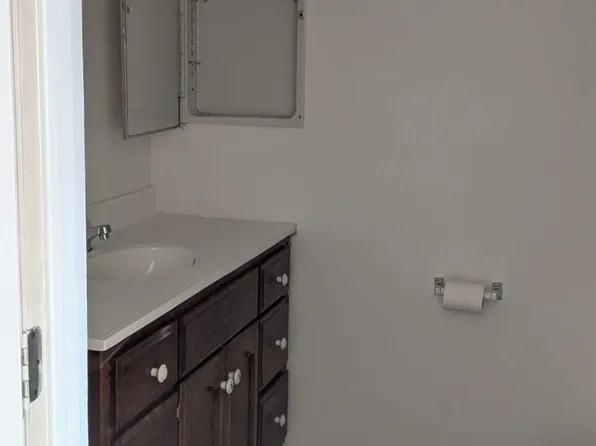 38526 4th St E #3, Palmdale, CA 93550