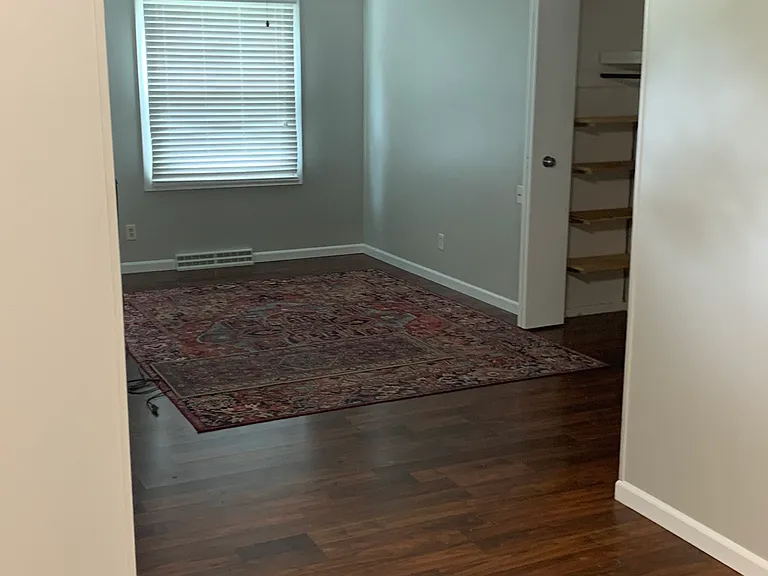 928 Windsor Dr — Photo 5