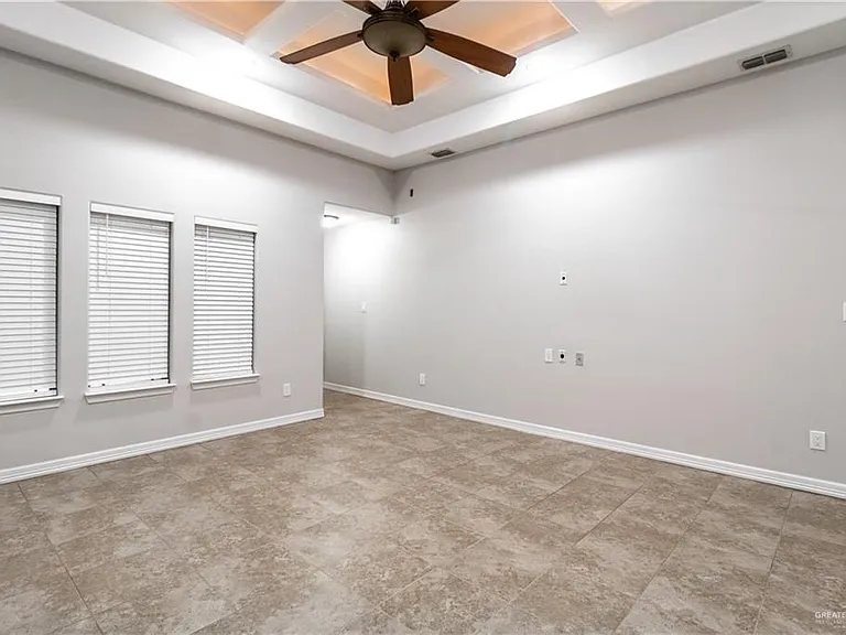 4616 Xanthisma Ave — Photo 5