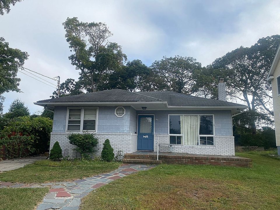 2nd image of 22 Manor Dr