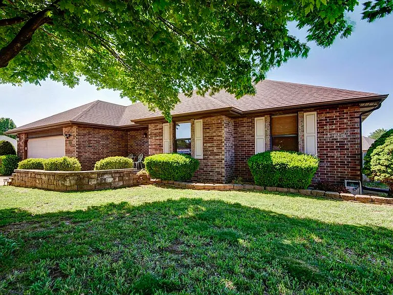 3587 W Shawnee Pl — Photo 2