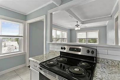 720 W 37th St #12 — Photo 8