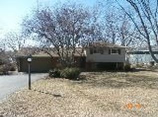 2N280 Mildred Ave, Glen Ellyn, IL 60137