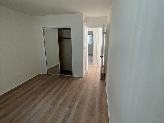 3rd image of 1262 Granville Ave #6