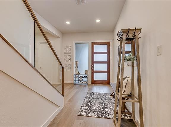 4th image of 5434 Randwick Trl