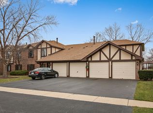 961 Cross Creek Dr N #2A, Roselle, IL 60172