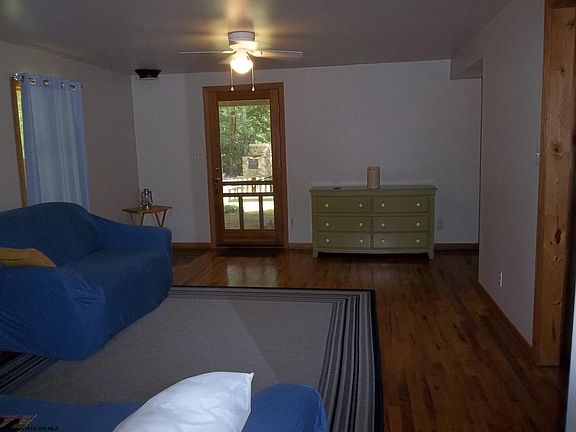 5th image of 34 Lakeside Dr