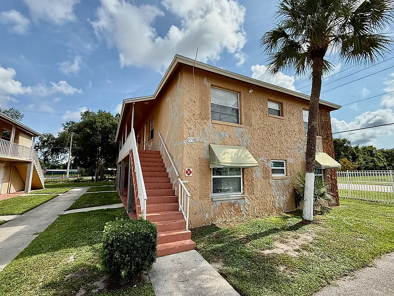 701 Michigan Ct #3 — Photo 2