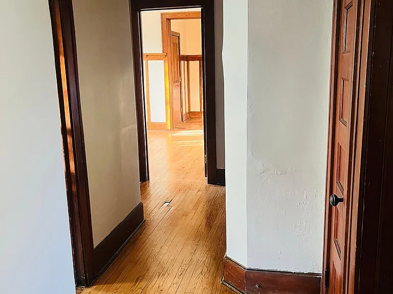 2135 W Juneau Ave — Photo 12