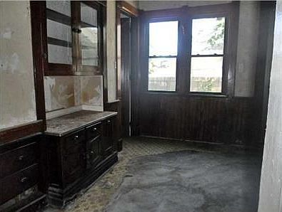 4th image of 708 E Market St