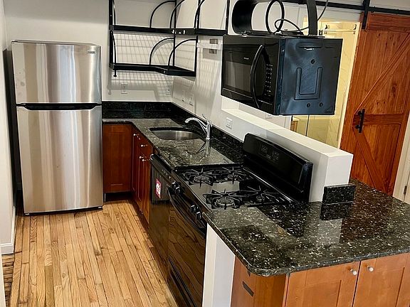 5th image of 257 Pleasant St APT 8